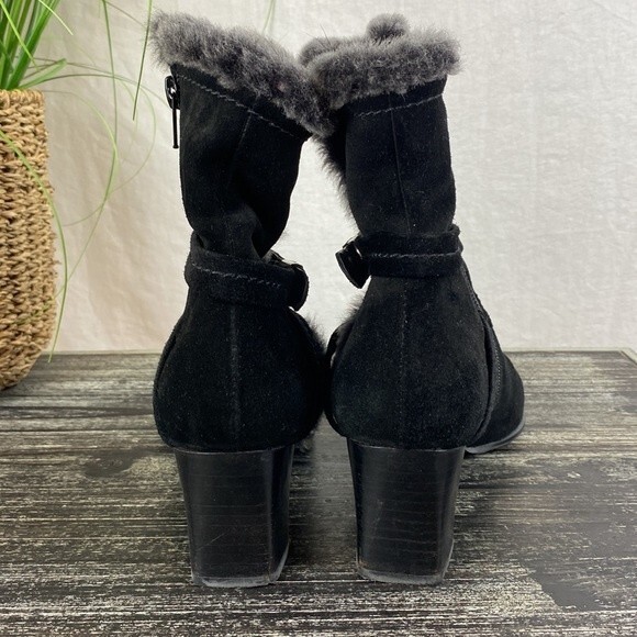 Stuart Weitzman Black Suede Fur Lined Zip Up Ankle Boots 5.5 - Picture 4 of 7